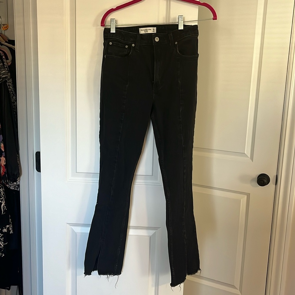 Abercrombie skinny high rise split flare black denim 26/2S